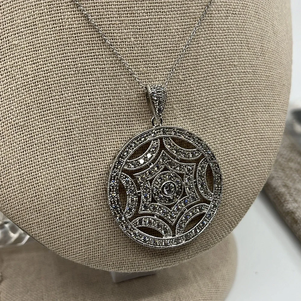 Vintage Diamonique Sterling Silver 925 Circle Pendant Necklace - 16-18" - Picture 9 of 14